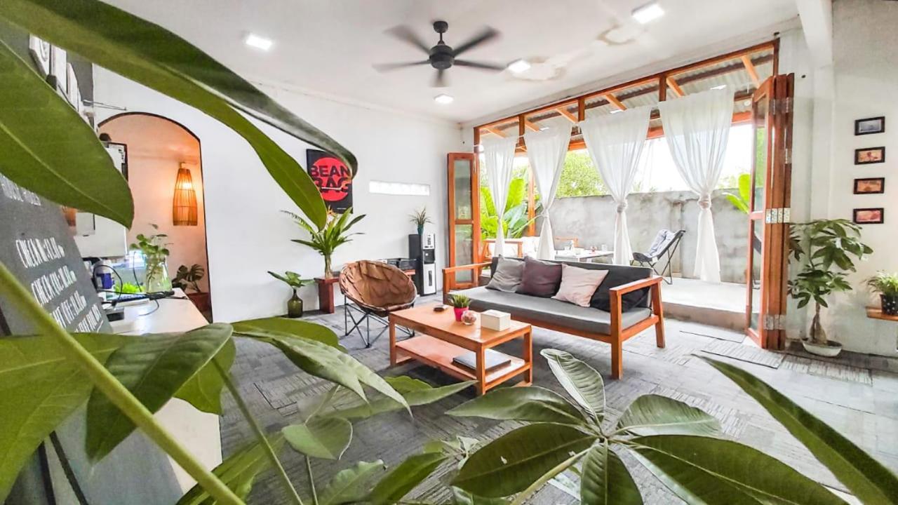 Auberge de jeunesse Beanbag Bintan Backpacker à Kangkakawal Extérieur photo
