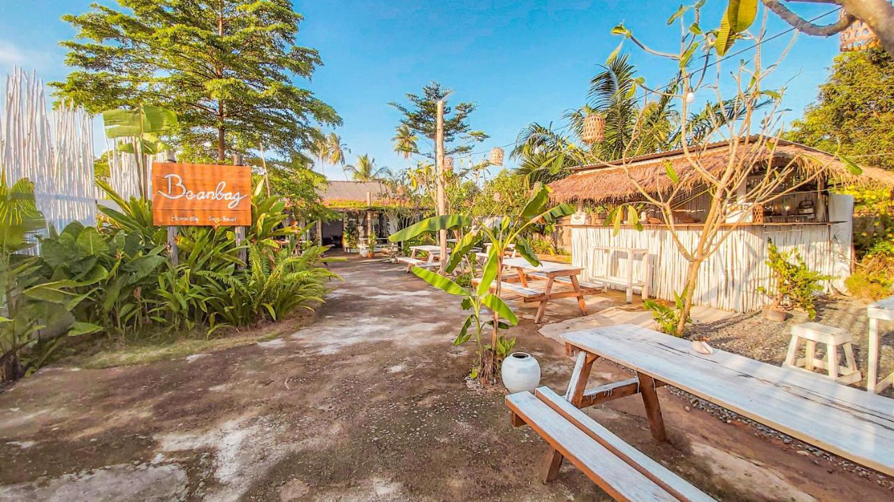 Auberge de jeunesse Beanbag Bintan Backpacker à Kangkakawal Extérieur photo