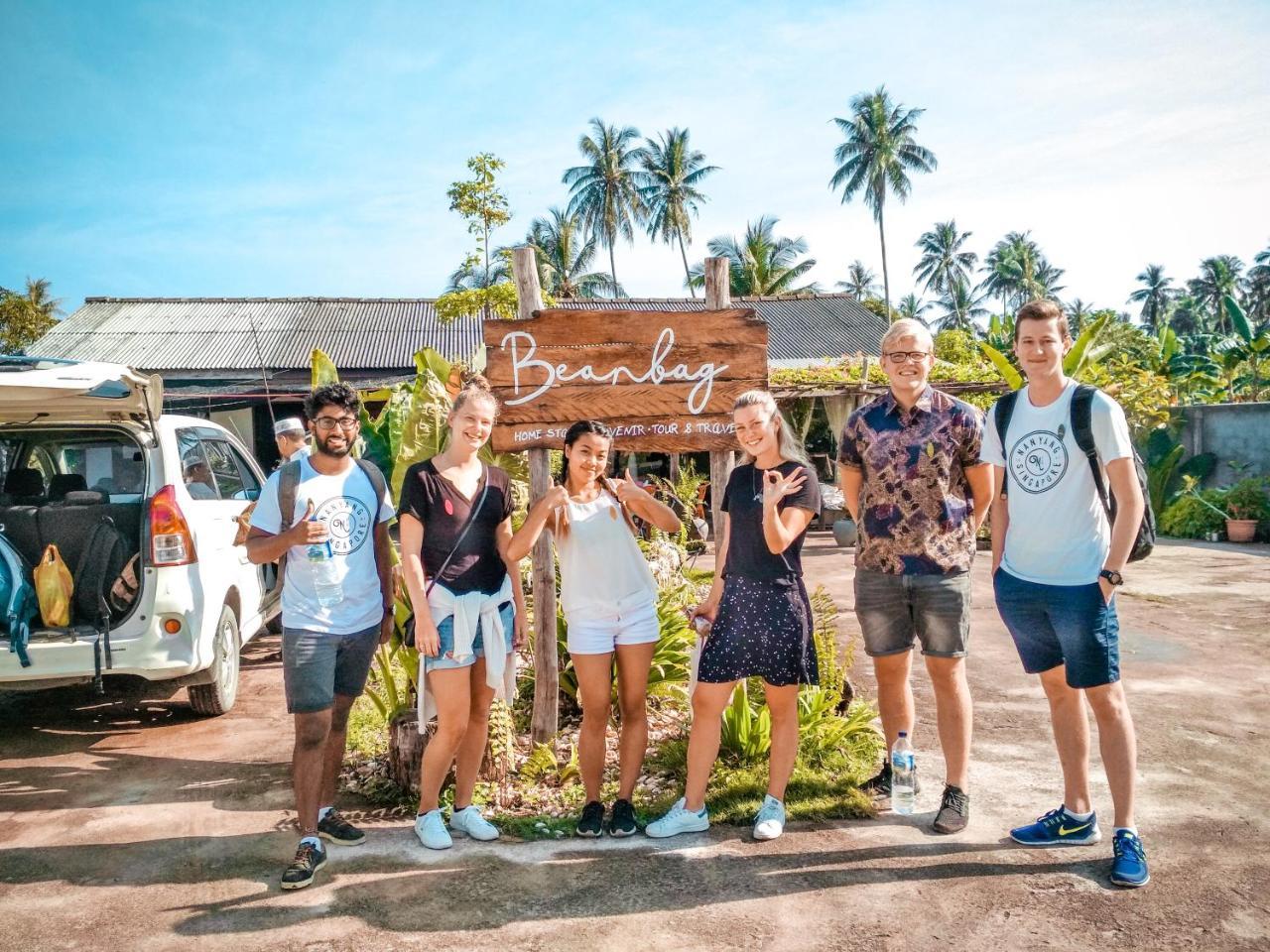 Auberge de jeunesse Beanbag Bintan Backpacker à Kangkakawal Extérieur photo