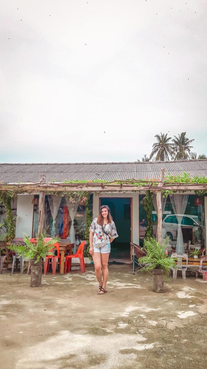Auberge de jeunesse Beanbag Bintan Backpacker à Kangkakawal Extérieur photo